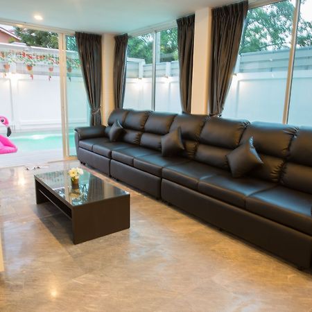 The Ville Modern Viewpoint Pool Villa Pattaya Exterior photo